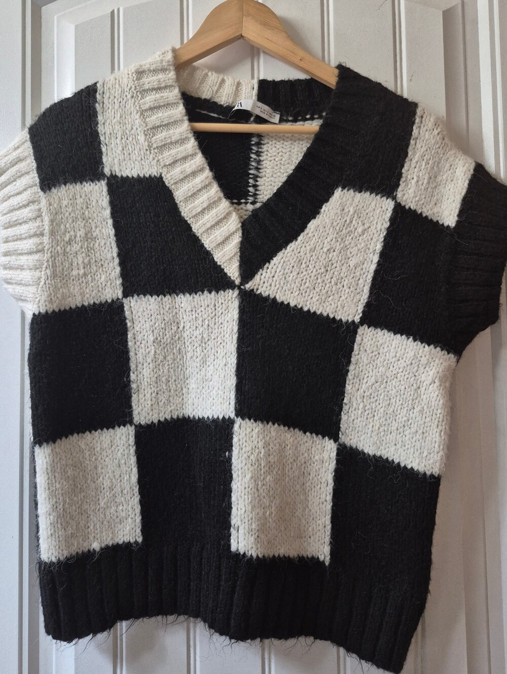 Rare Womens Wednesday Netflix Zara Plaid Knit Vest Size Small